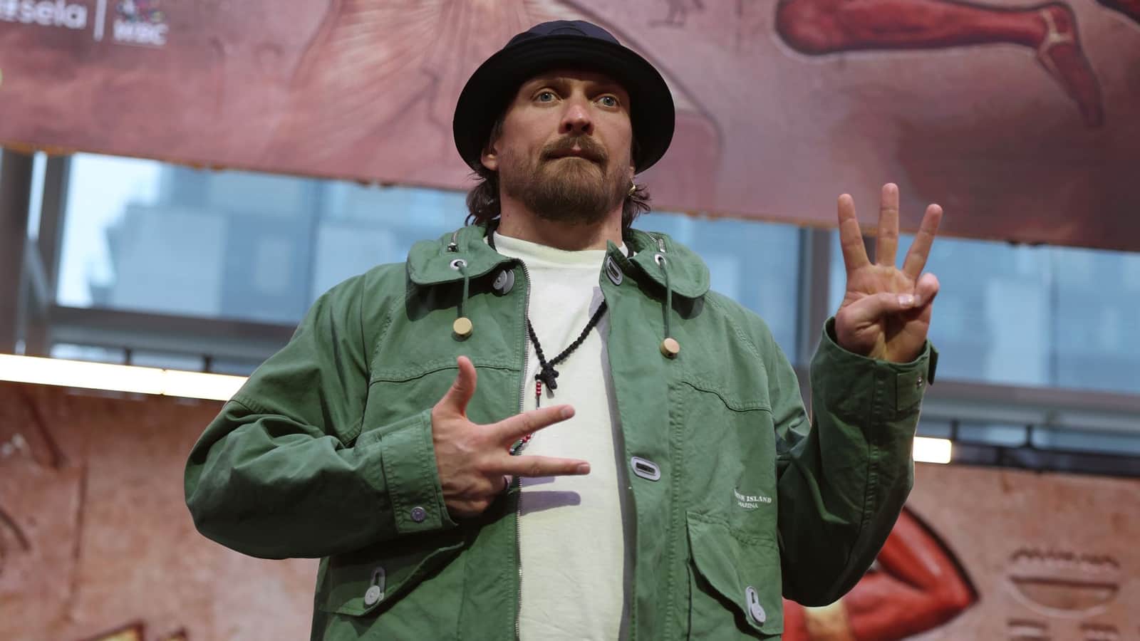 Team Usyk: Wardley needs to prove himself to get unification fight