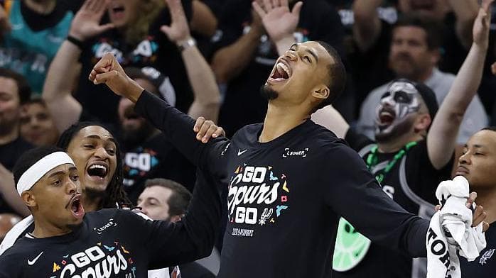 Wembanyama shines as Spurs and Knicks win in play-offs