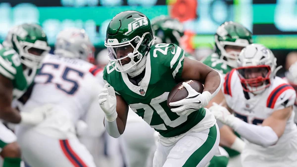 Breece Hall, Jets agree to three-year deal